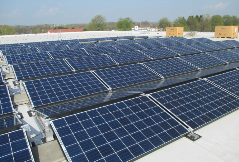 Aufdachlösung - Installation einer Photovoltaik-Anlage