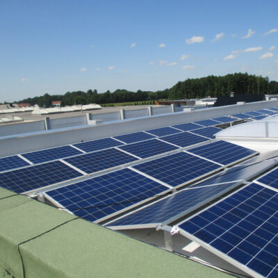 Photovoltaikmodule auf einem Flachdach