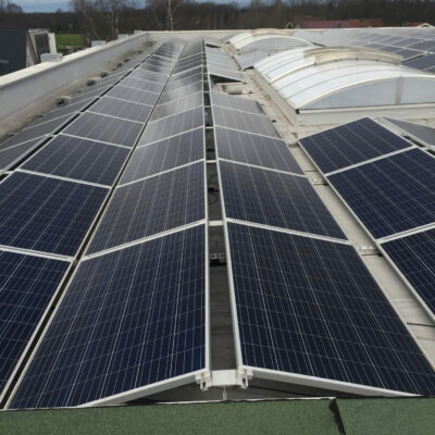 Photovoltaikmodule auf einem Flachdach