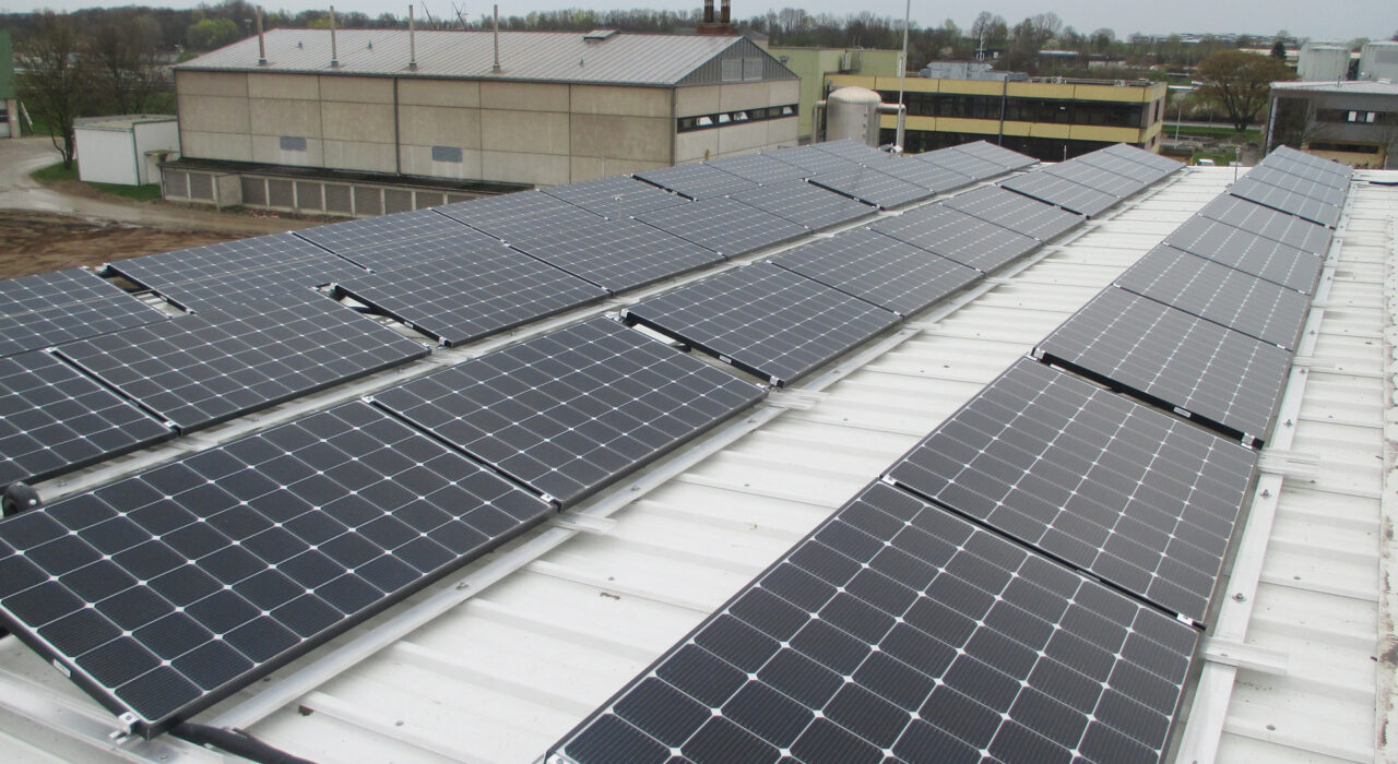 Photovoltaikmodule auf einem Flachdach