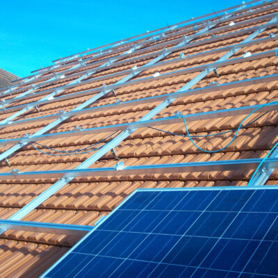 Hoffmann Dachsanierung mit Photovoltaik-Anlagen